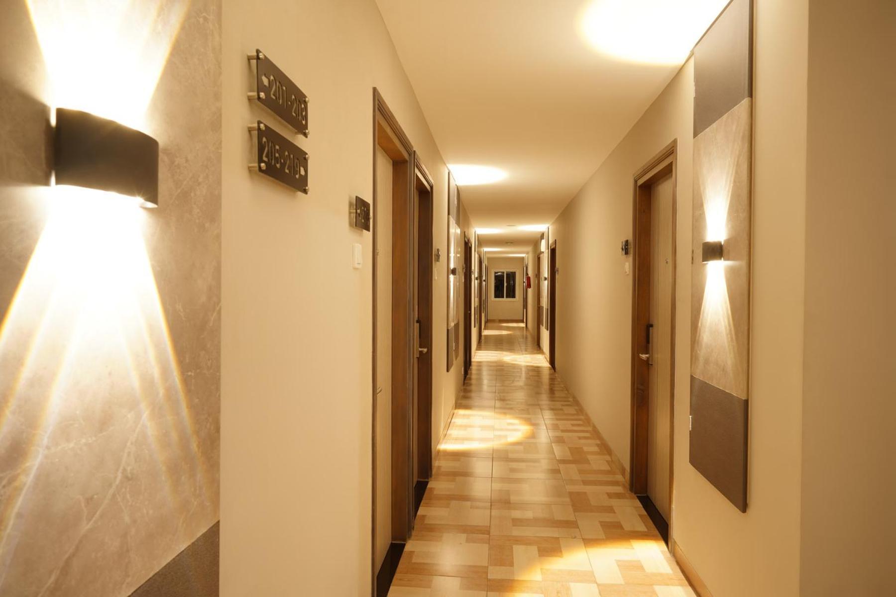 Front One Hotel Sragen 外观 照片